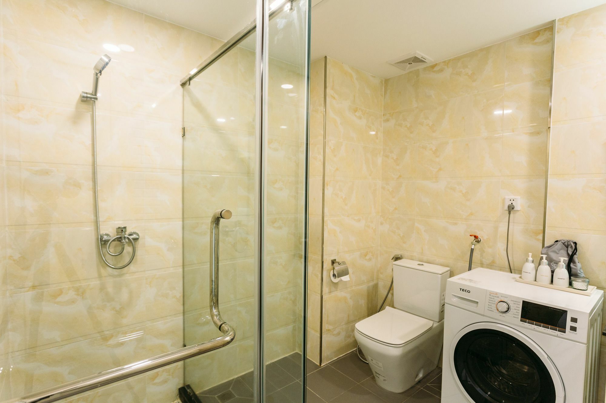 Ca&Sa Serviced Apartment Phnom Penh Exterior foto